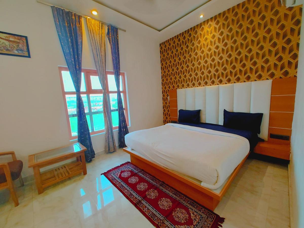 Avadh Sunshine Palace Hotel And Resort Ayodhya Eksteriør bilde
