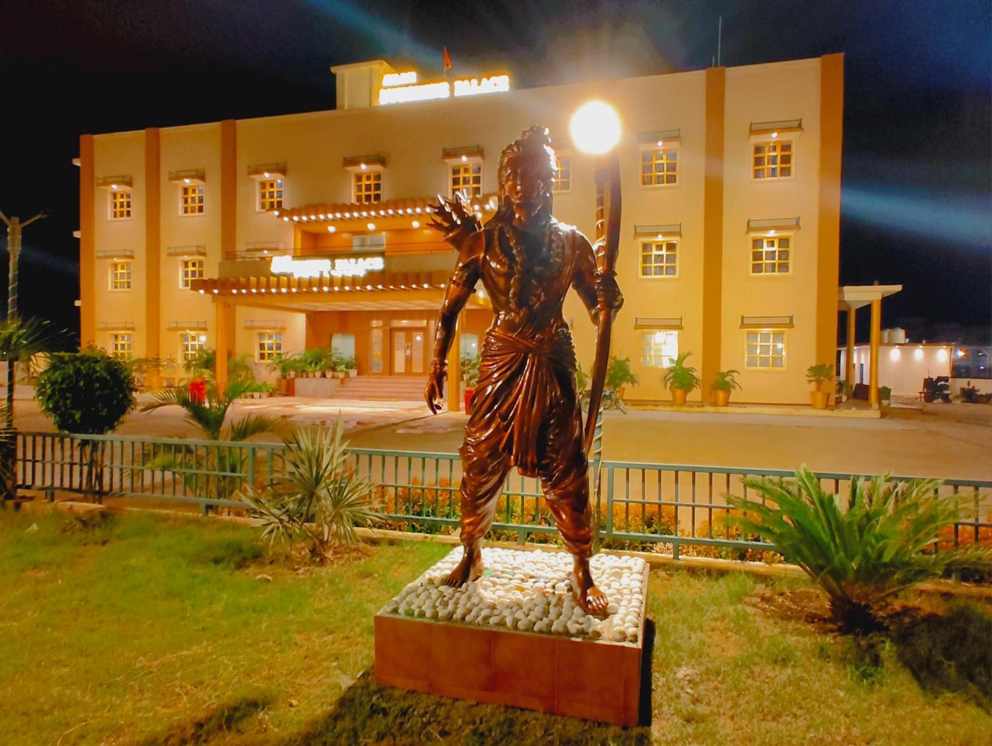 Avadh Sunshine Palace Hotel And Resort Ayodhya Eksteriør bilde
