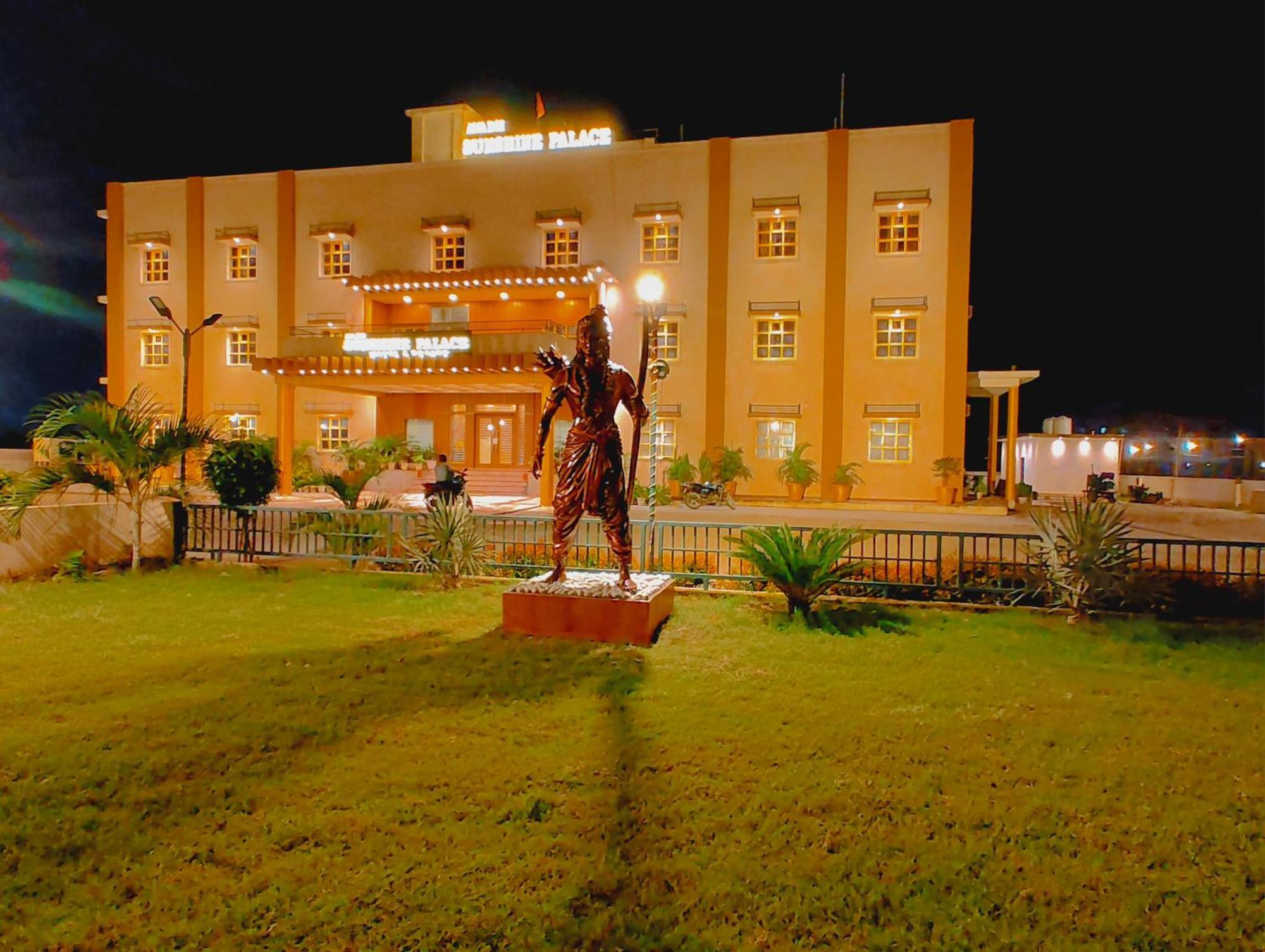 Avadh Sunshine Palace Hotel And Resort Ayodhya Eksteriør bilde