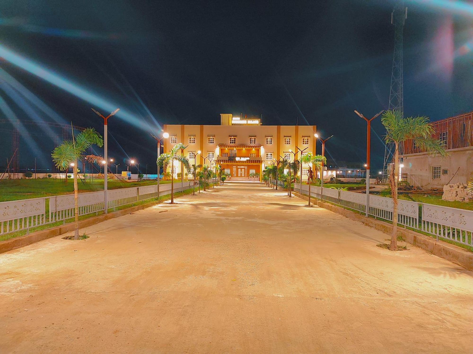 Avadh Sunshine Palace Hotel And Resort Ayodhya Eksteriør bilde