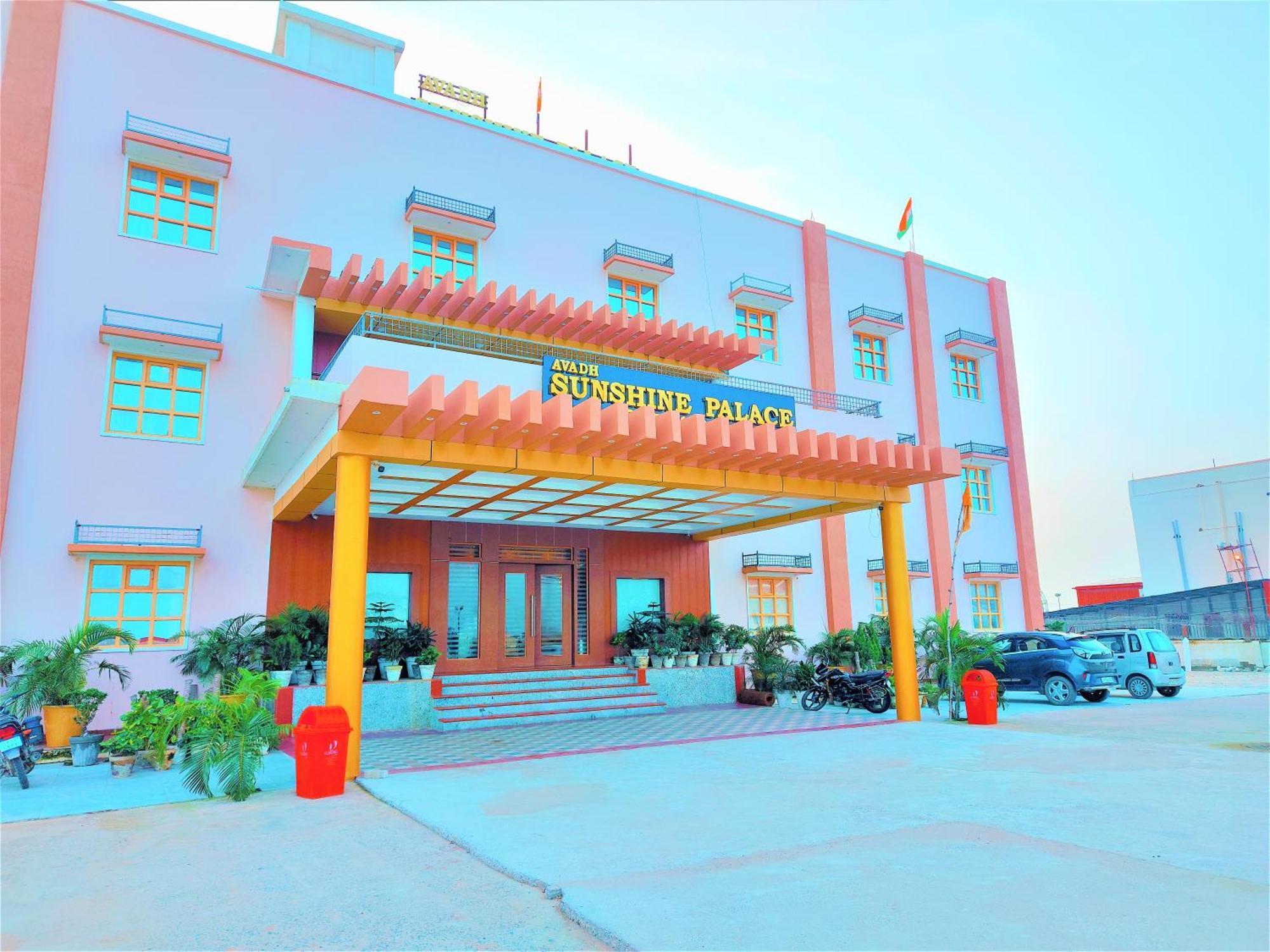 Avadh Sunshine Palace Hotel And Resort Ayodhya Eksteriør bilde